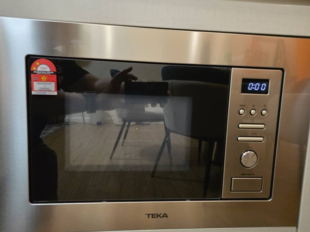 The built-in TEKA microwave oven, full view