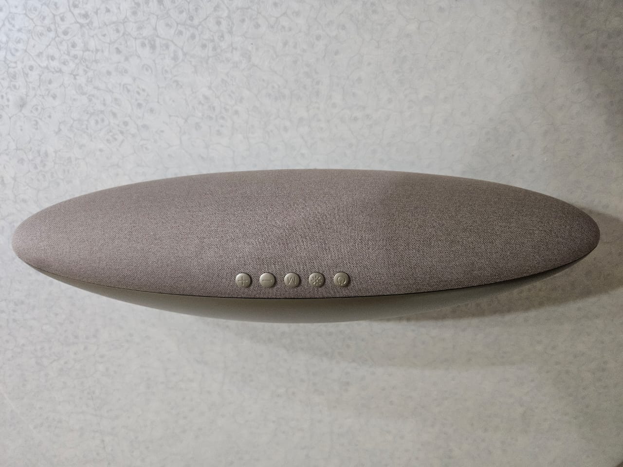 Oval fabric Bluetooth speaker